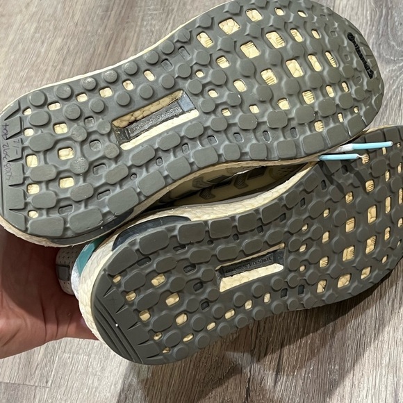 Women’s Adidas 6.5 Boost Cloudfoam Racer Mesh Running Athletic Walking Shoe - Picture 10 of 11